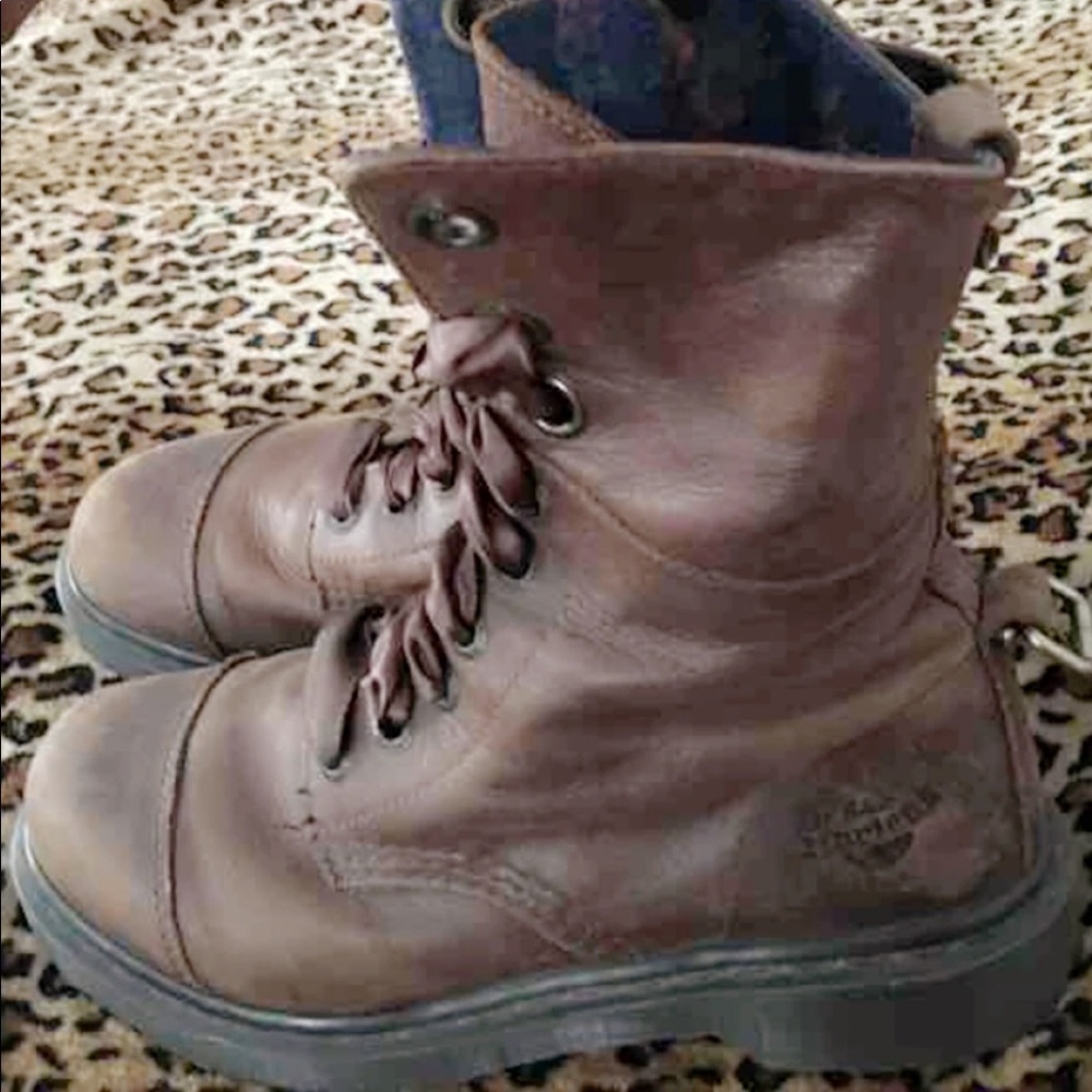 Dr Marten Ribbon lace boots